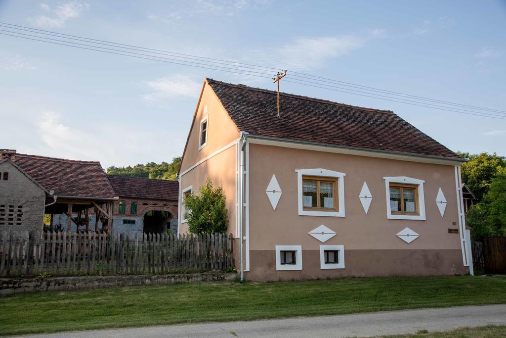 Apartment Eko Etno Selo Stara Kapela, Pavina Kuca Zewnętrze zdjęcie